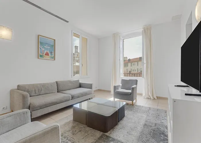 Spacieux 4 Chambre Forville, A 5 Minutes Du Palais